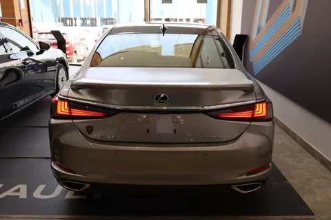 New Lexus ES 350 4 door 3.5L 2023
