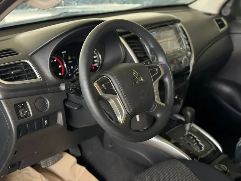 Discover undefined undefined Exterior Interior Images.Find all aspects and details of cars.
