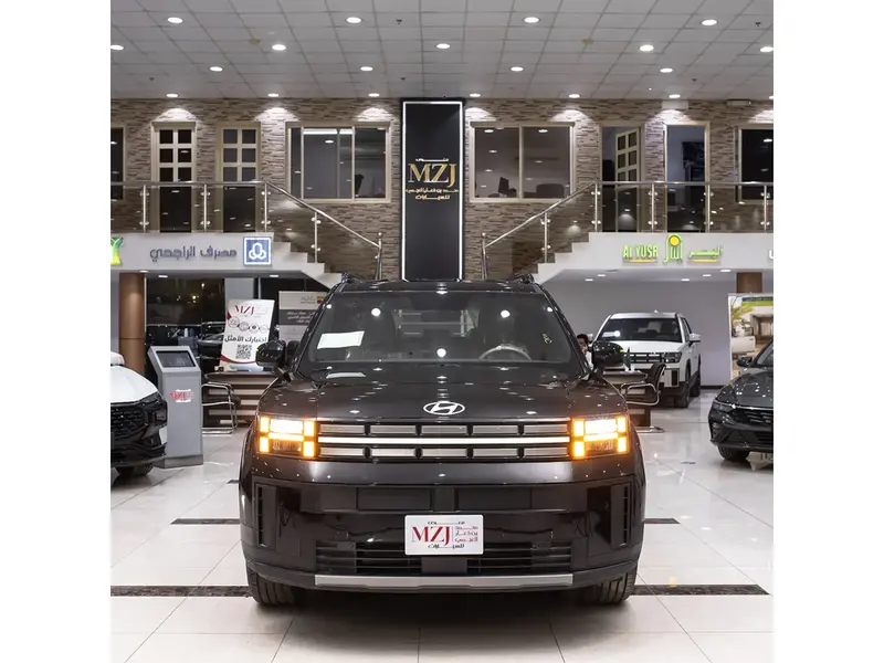 Discover undefined undefined Exterior Interior Images.Find all aspects and details of cars.