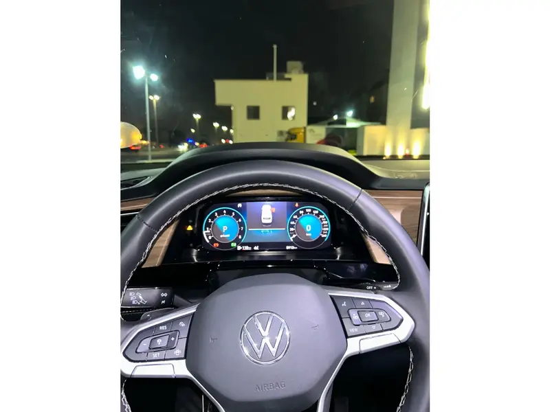 Discover undefined undefined Exterior Interior Images.Find all aspects and details of cars.