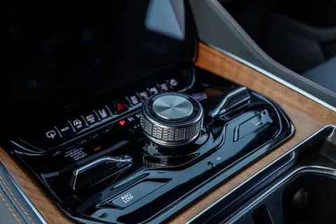 Discover undefined undefined Exterior Interior Images.Find all aspects and details of cars.