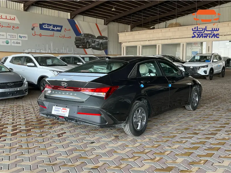 Hyundai Elantra 2025