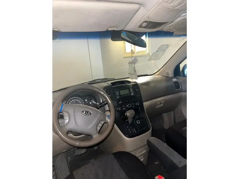 استكشف undefined undefined الصور الخارجية والداخلية. اكتشف جميع جوانب وتفاصيل السيارات.