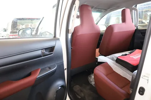 New Toyota Hilux 2.4L GL 2 Double Cab M/T 4x4 2023