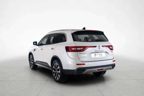 Discover undefined undefined Exterior Interior Images.Find all aspects and details of cars.