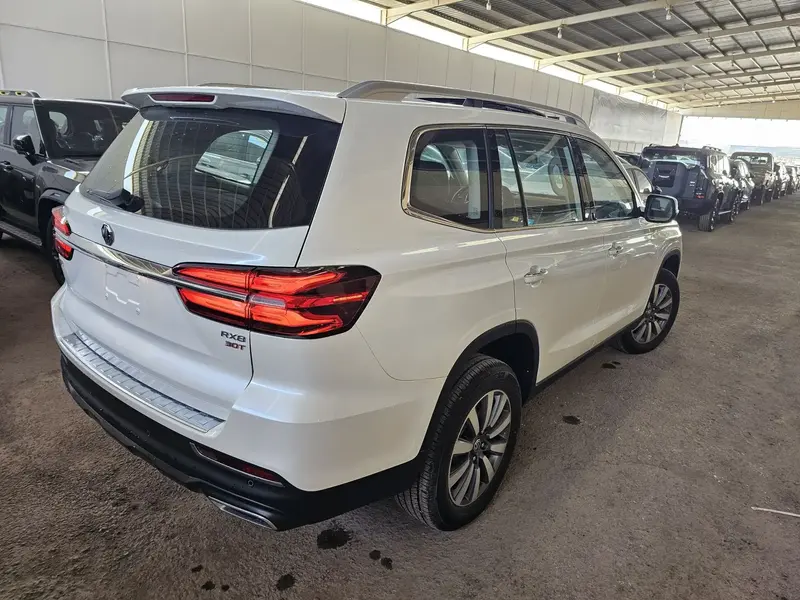 Discover undefined undefined Exterior Interior Images.Find all aspects and details of cars.