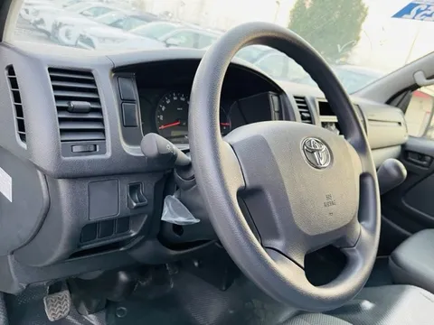 Discover undefined undefined Exterior Interior Images.Find all aspects and details of cars.