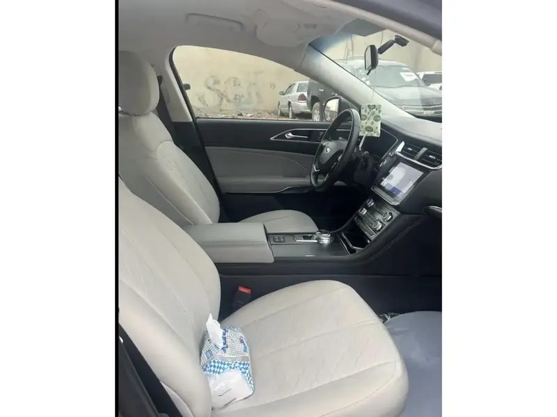 Discover undefined undefined Exterior Interior Images.Find all aspects and details of cars.
