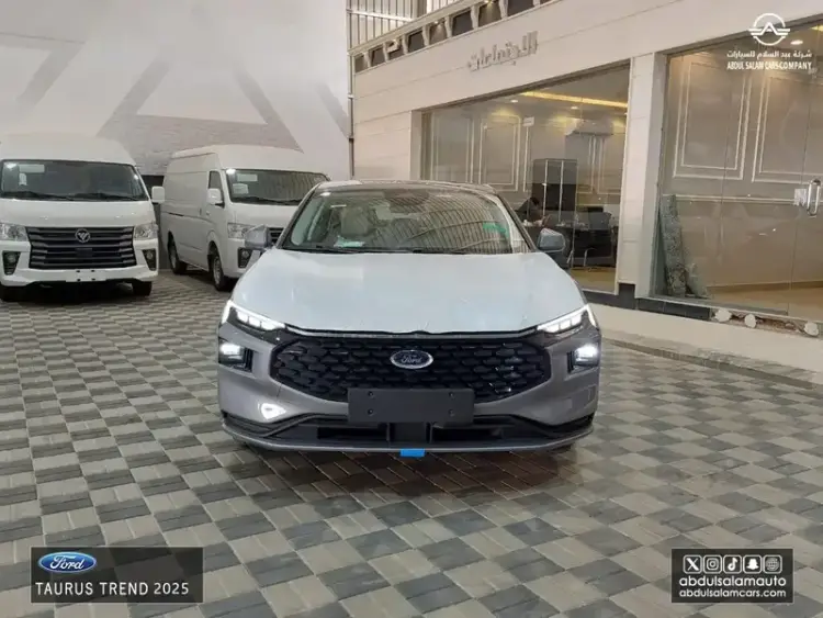 ford ford-taurus image Ford Taurus 2025