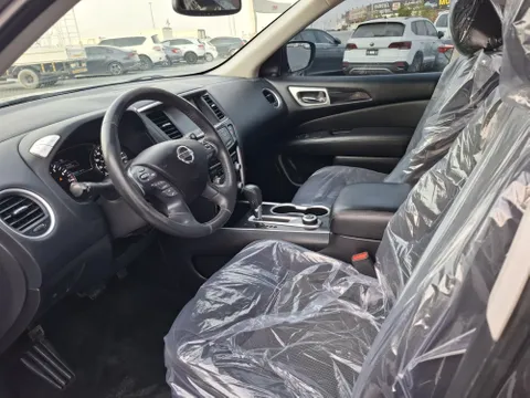 Nissan Pathfinder 3.5L S 4WD 2020