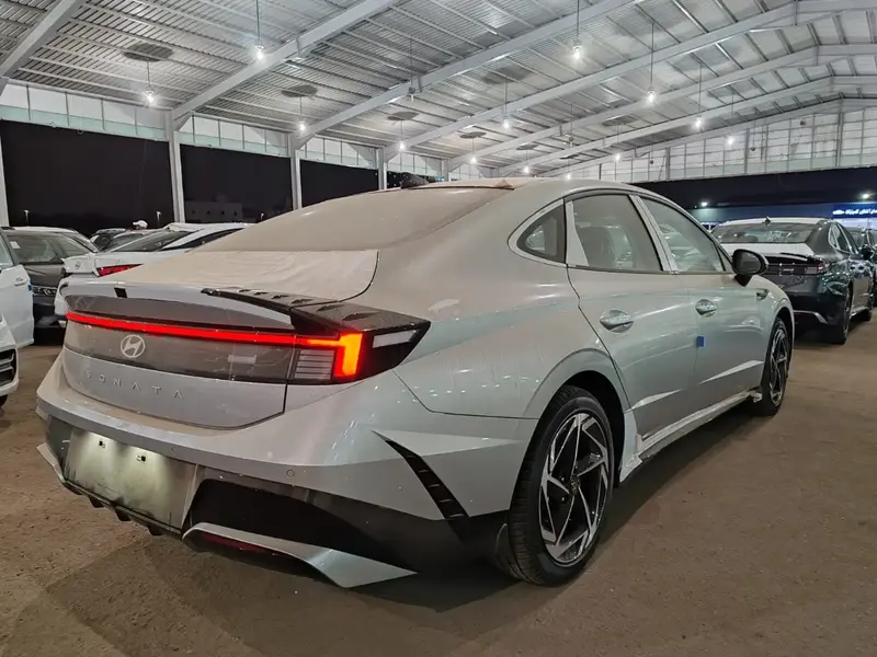 Discover undefined undefined Exterior Interior Images.Find all aspects and details of cars.