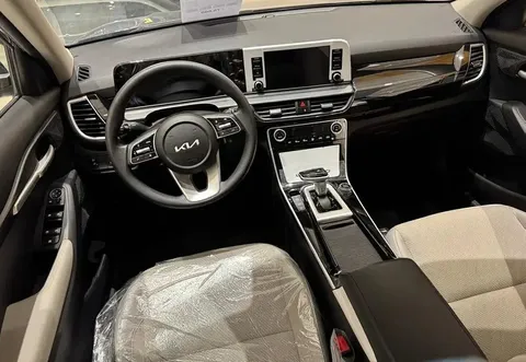 Discover undefined undefined Exterior Interior Images.Find all aspects and details of cars.