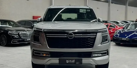 استكشف undefined undefined الصور الخارجية والداخلية. اكتشف جميع جوانب وتفاصيل السيارات.
