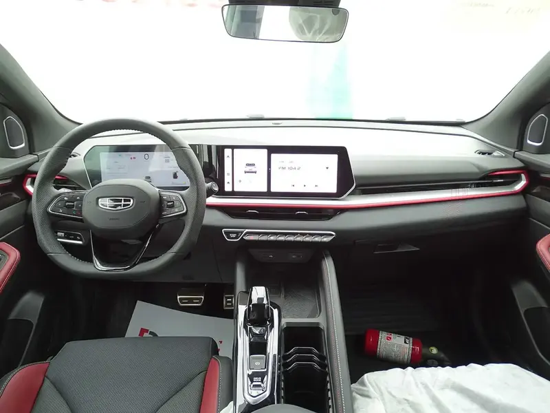 Geely Coolray 2025