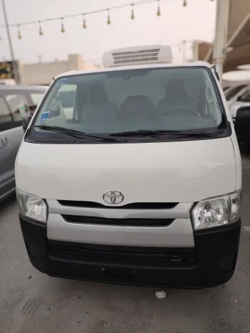 Toyota Hiace CHILLER VAN 2017
