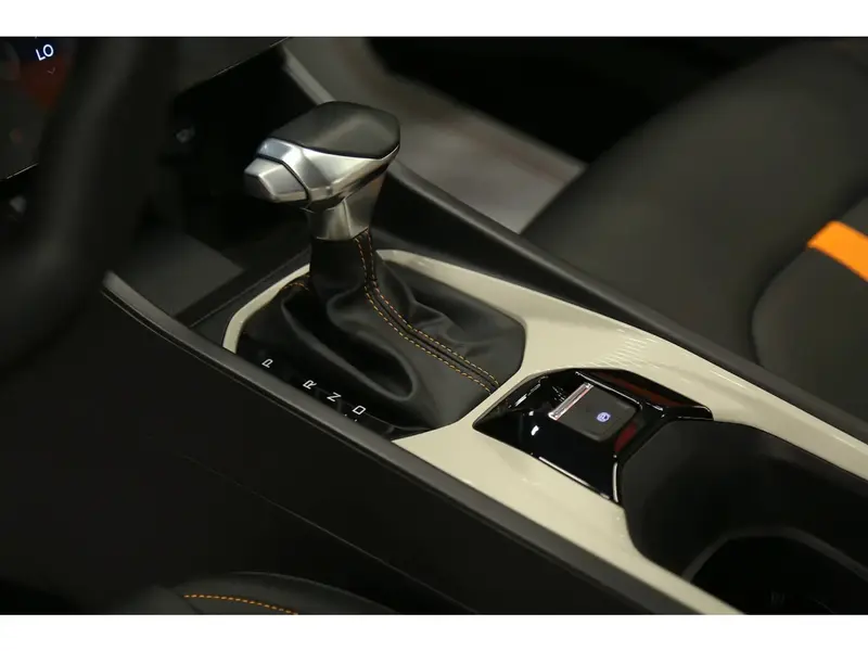 Discover undefined undefined Exterior Interior Images.Find all aspects and details of cars.