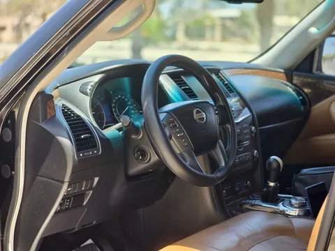 Nissan Patrol 5.6L LE Platinum 2016