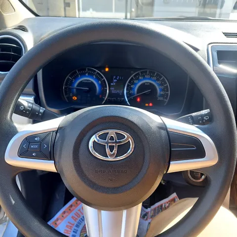 Discover undefined undefined Exterior Interior Images.Find all aspects and details of cars.