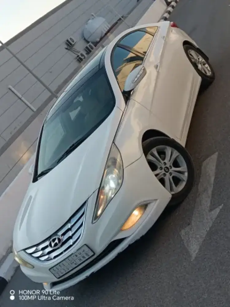 hyundai hyundai-sonata image Hyundai Sonata 2012