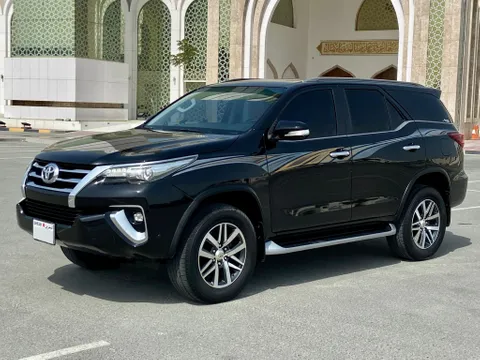 toyota toyota-fortuner image Toyota Fortuner 4.0L (4X4) 2017