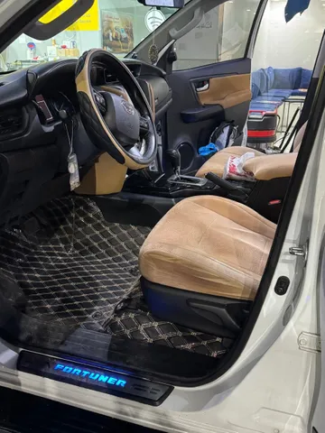 Discover undefined undefined Exterior Interior Images.Find all aspects and details of cars.