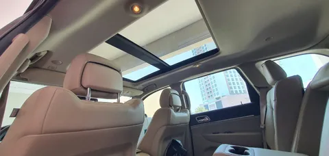 Discover undefined undefined Exterior Interior Images.Find all aspects and details of cars.