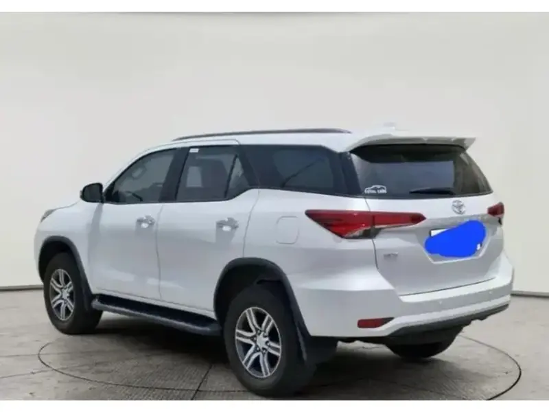Discover undefined undefined Exterior Interior Images.Find all aspects and details of cars.