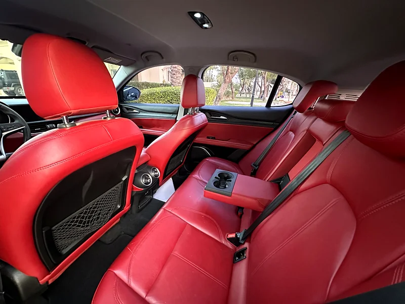 ألفا روميو ستيلفيو 2019