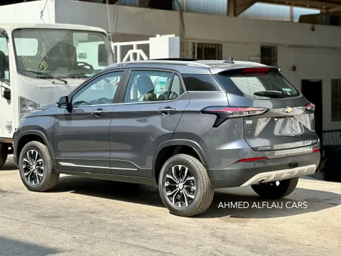 Discover undefined undefined Exterior Interior Images.Find all aspects and details of cars.