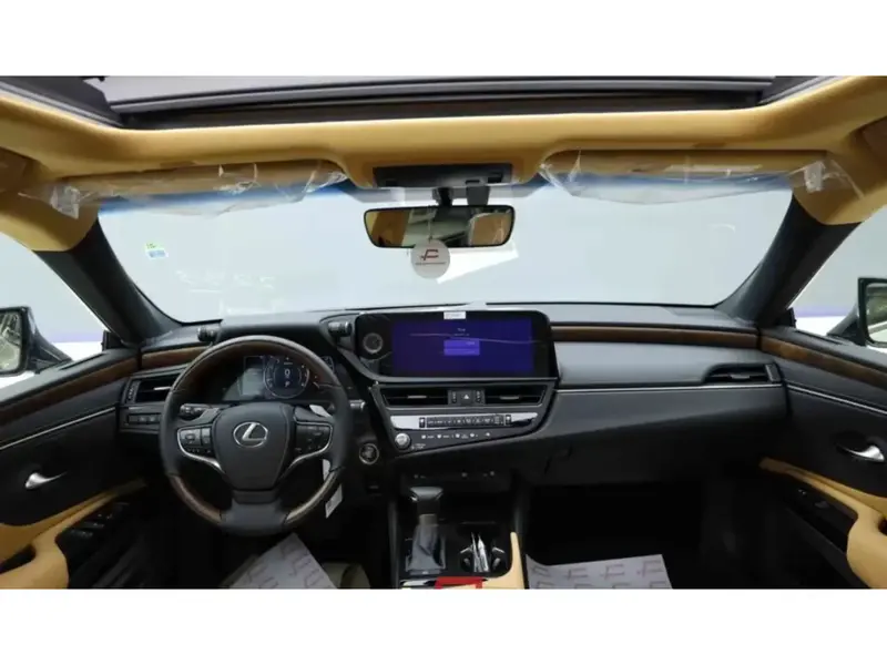 Discover undefined undefined Exterior Interior Images.Find all aspects and details of cars.