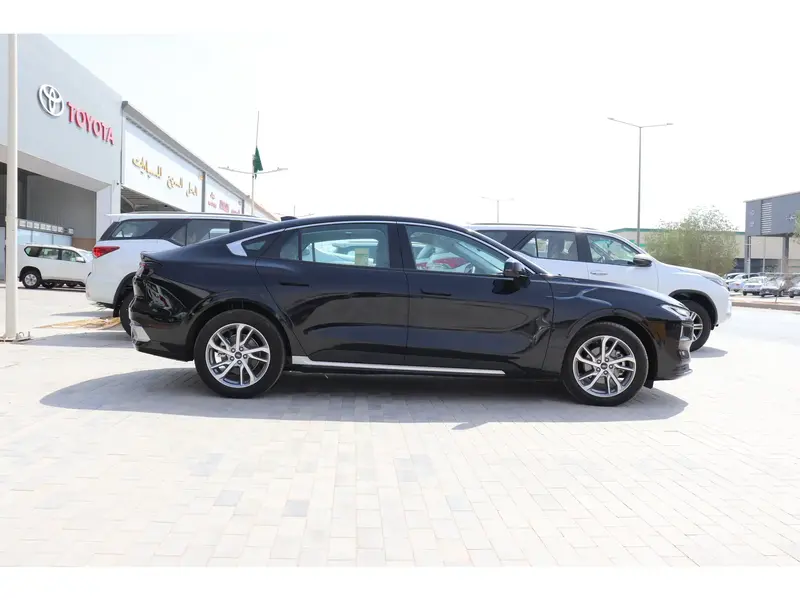 Discover undefined undefined Exterior Interior Images.Find all aspects and details of cars.