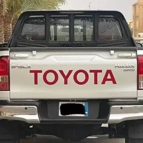 استكشف undefined undefined الصور الخارجية والداخلية. اكتشف جميع جوانب وتفاصيل السيارات.