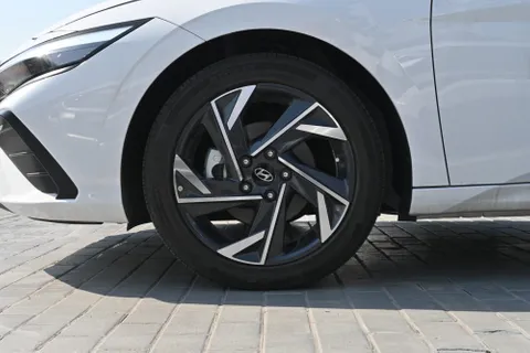 Discover undefined undefined Exterior Interior Images.Find all aspects and details of cars.