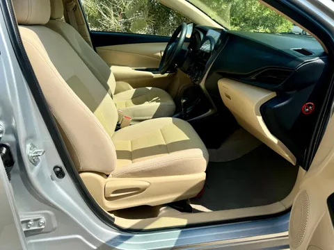 Toyota Yaris Sedan 1.5L SE 2022