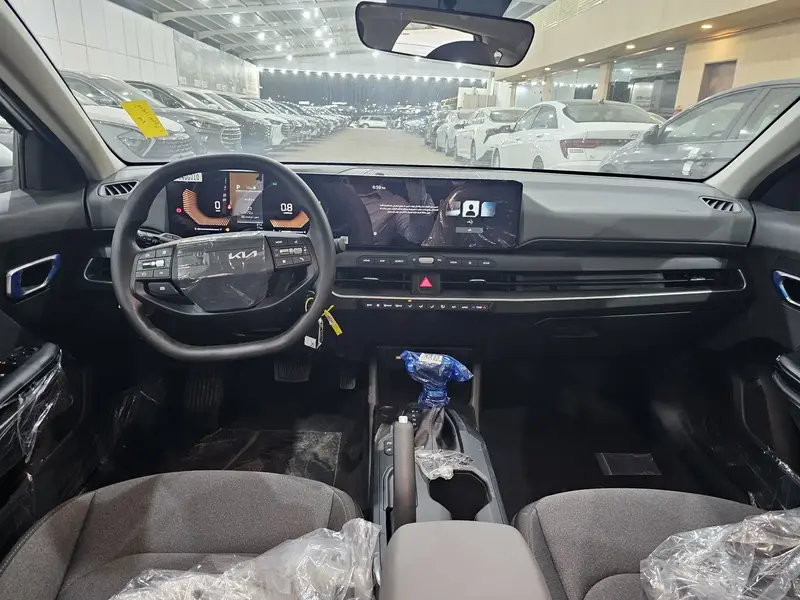 Discover undefined undefined Exterior Interior Images.Find all aspects and details of cars.
