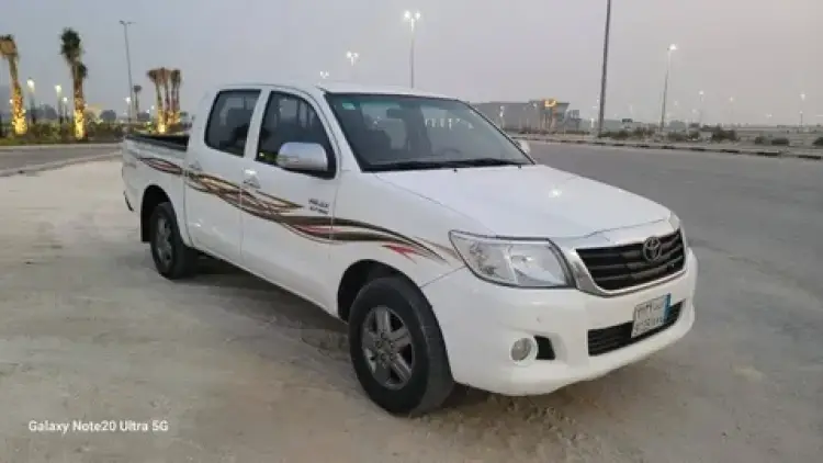 toyota toyota-hilux image Toyota Hilux 2014