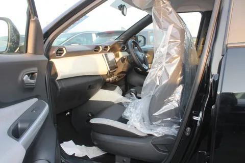Discover undefined undefined Exterior Interior Images.Find all aspects and details of cars.