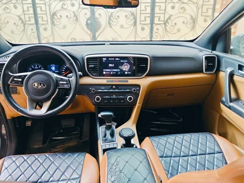 Discover undefined undefined Exterior Interior Images.Find all aspects and details of cars.