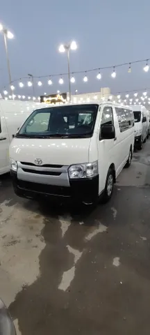 Toyota Hiace 2015