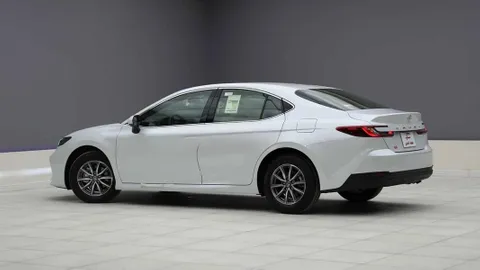 Discover undefined undefined Exterior Interior Images.Find all aspects and details of cars.