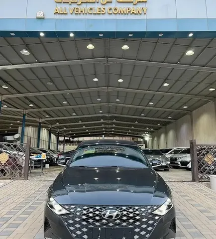 Discover undefined undefined Exterior Interior Images.Find all aspects and details of cars.