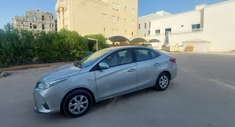 استكشف undefined undefined الصور الخارجية والداخلية. اكتشف جميع جوانب وتفاصيل السيارات.