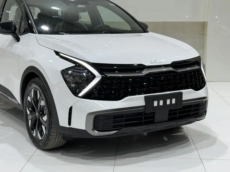 Discover undefined undefined Exterior Interior Images.Find all aspects and details of cars.