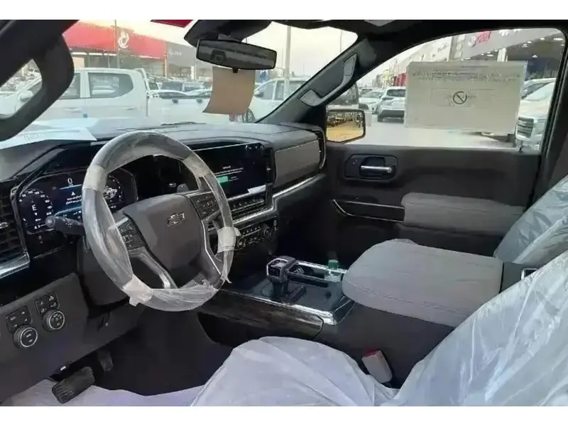 Discover undefined undefined Exterior Interior Images.Find all aspects and details of cars.