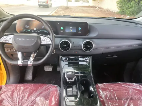 Discover undefined undefined Exterior Interior Images.Find all aspects and details of cars.