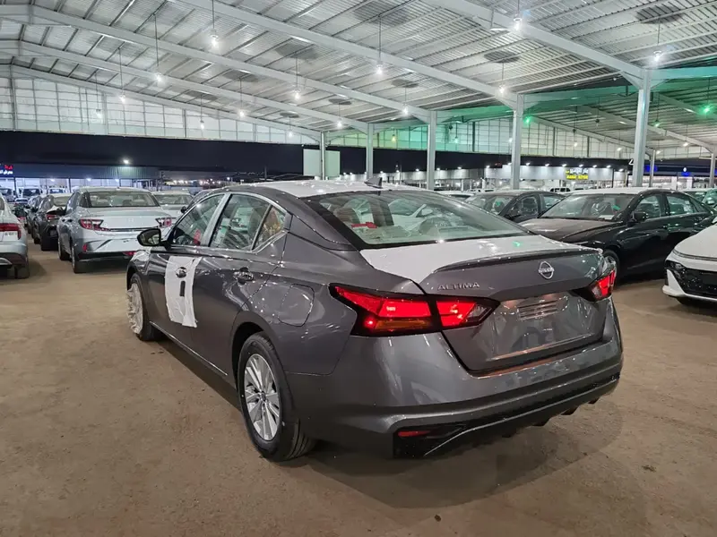 Nissan Altima 2024