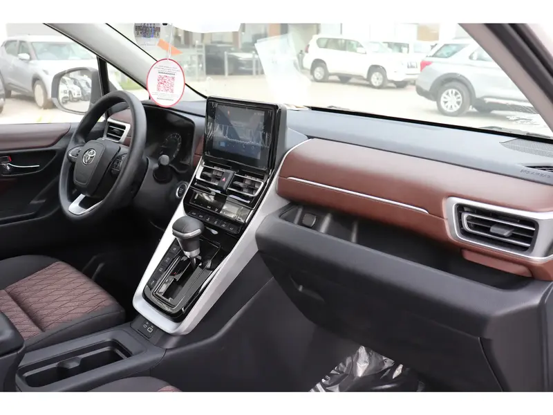 Toyota Innova 2024