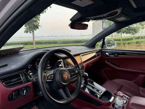 Discover undefined undefined Exterior Interior Images.Find all aspects and details of cars.
