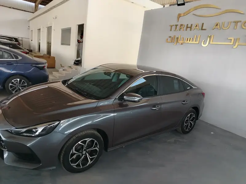 Discover undefined undefined Exterior Interior Images.Find all aspects and details of cars.
