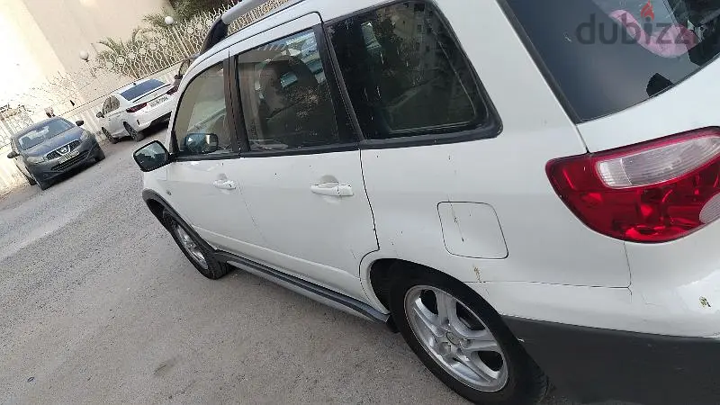 ميتسوبيشي آوتلاندر 2005